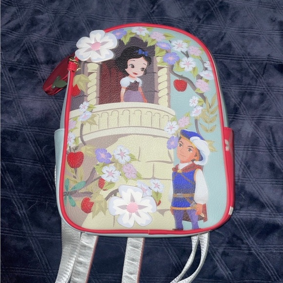 NWOT Disney Snow White and the Seven Dwarfs Balcony Mini Backpack - Picture 1 of 3